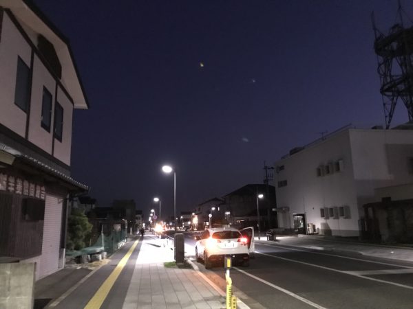 LEDソーラー街路灯に緊急時必要な機能を持たせたシャインスリムLED街路灯